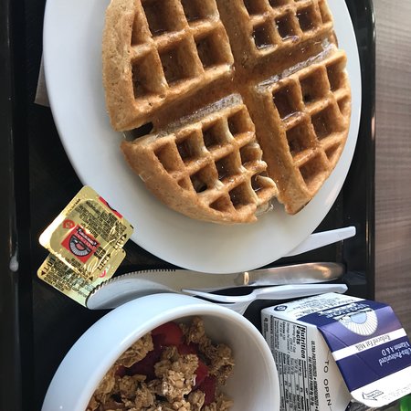 Home2 Suites Continental Breakfast: Start Fresh & Energized!